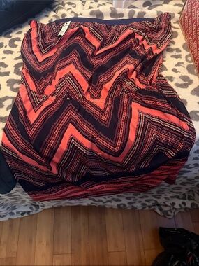 Express NWT Geometric Chevron Print Skirt Coral Navy Size XL